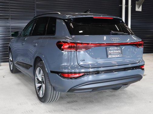 2025 Audi Q6 e-tron Premium Plus quattro