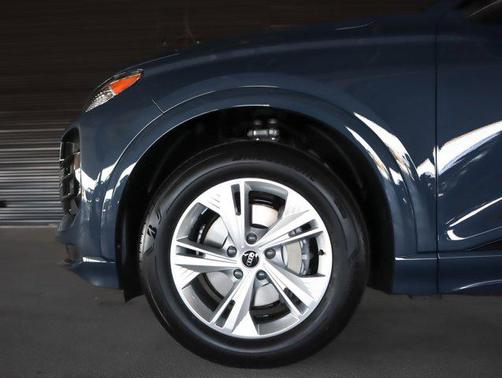 2025 Audi Q6 e-tron Premium Plus