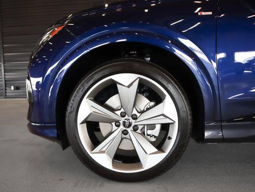 2025 Audi Q4 e-tron Prestige 55 quattro