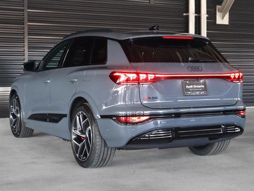 2025 Audi SQ6 e-tron Prestige quattro