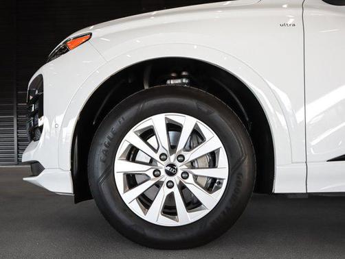 2025 Audi Q6 e-tron Premium