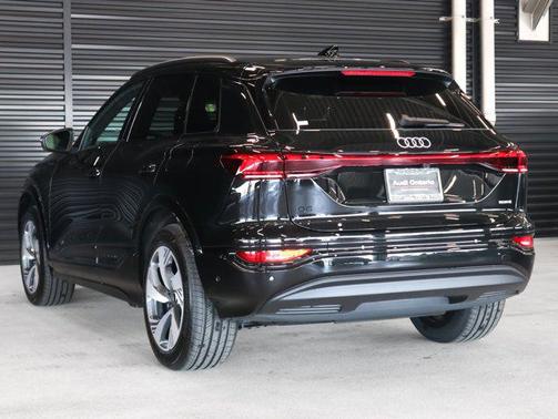 2025 Audi Q6 e-tron Premium quattro