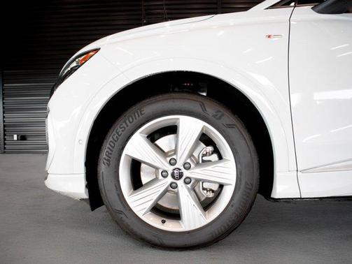 2024 Audi Q4 e-tron Premium Plus 55 quattro