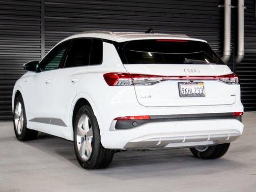 2024 Audi Q4 e-tron Premium Plus 55 quattro