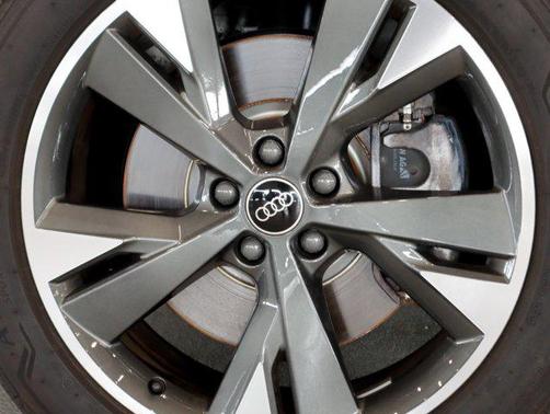 2024 Audi Q4 e-tron Premium Plus 55 quattro