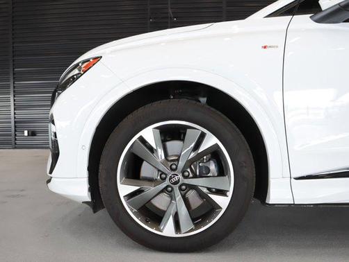 2024 Audi Q4 e-tron Premium Plus 55 quattro