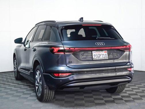 2025 Audi Q6 e-tron Premium quattro