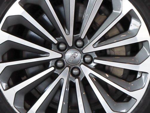 2019 Audi e-tron Premium Plus