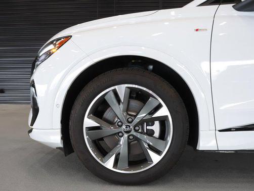 2024 Audi Q4 e-tron Premium Plus 55 quattro