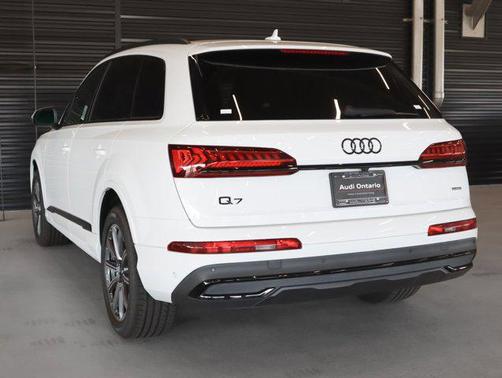 2022 Audi Q7 45 Premium Plus