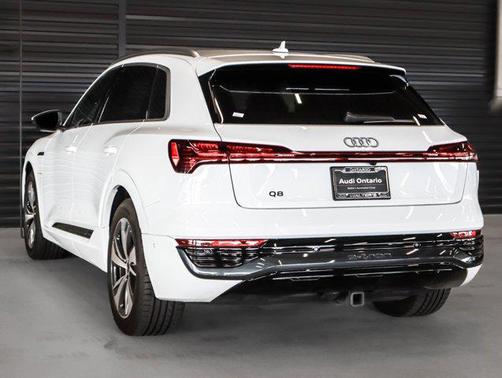 2024 Audi Q8 e-tron Premium Plus
