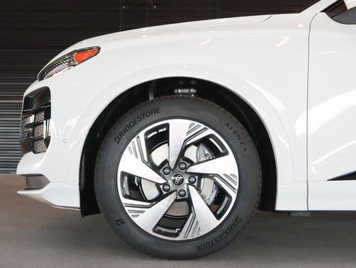 2025 Audi Q6 e-tron Prestige quattro