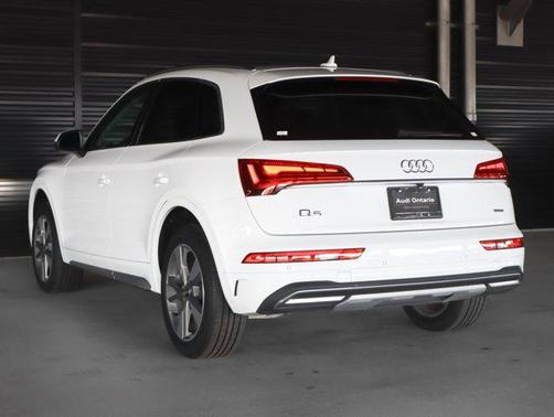 2022 Audi Q5 40 Premium Plus