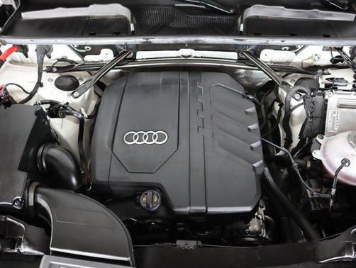 2022 Audi Q5 40 Premium Plus