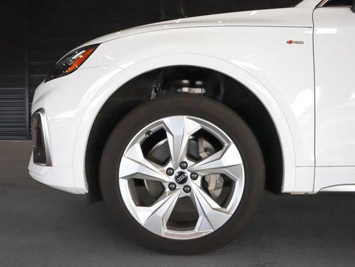 2023 Audi Q5 45 S line Premium