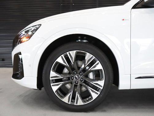 2026 Audi Q8 55 Premium Plus