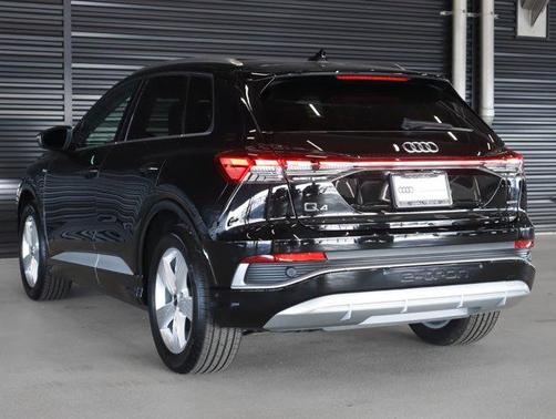 2024 Audi Q4 e-tron Premium Plus 55 quattro