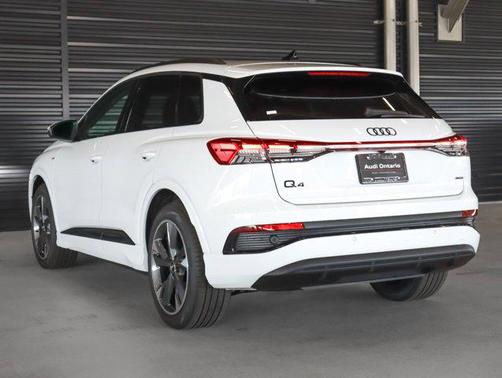 2025 Audi Q4 e-tron Premium 55 quattro