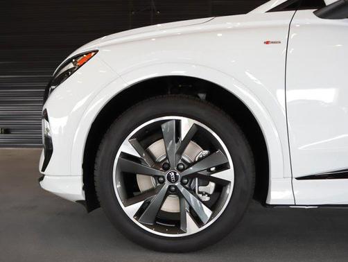 2025 Audi Q4 e-tron Premium 55 quattro