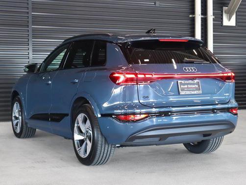 2025 Audi Q6 e-tron Premium Plus quattro