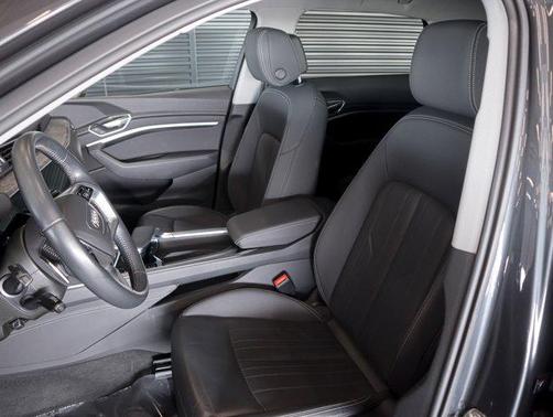 2021 Audi e-tron Premium