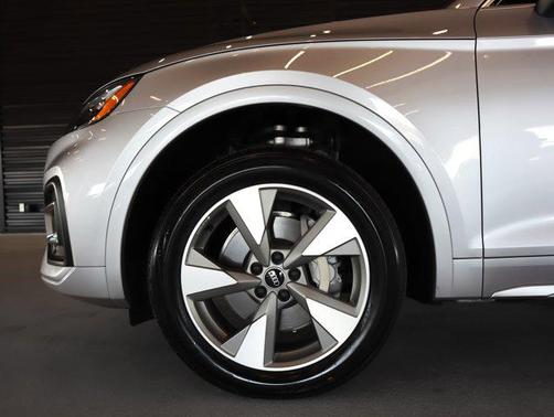 2023 Audi Q5 40 Premium Plus