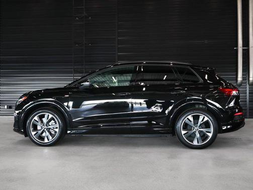 2024 Audi Q4 e-tron Premium 55 quattro