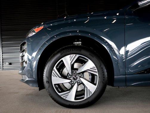 2025 Audi Q6 e-tron Premium quattro