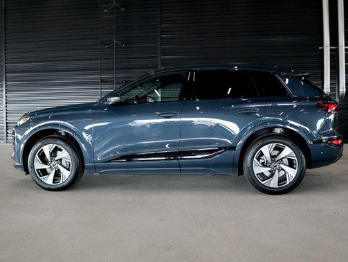 2025 Audi Q6 e-tron Premium quattro