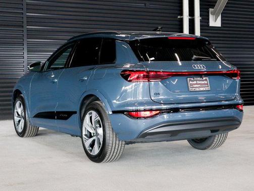 2025 Audi Q6 e-tron Premium quattro