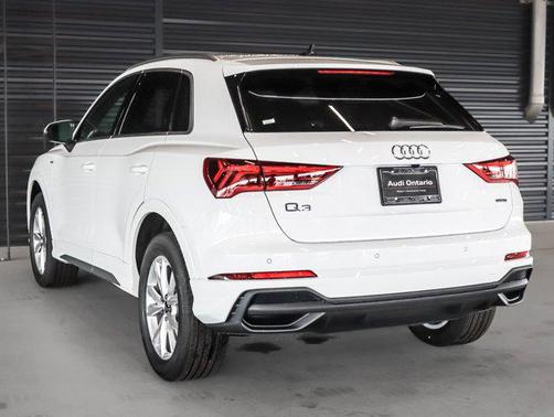 2025 Audi Q3 Premium 45 TFSI S line quattro Tiptronic