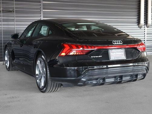 Mythos Black Metallic 2023 Audi e-tron GT Premium Plus quattro