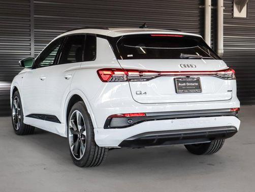2024 Audi Q4 e-tron Premium Plus 55 quattro