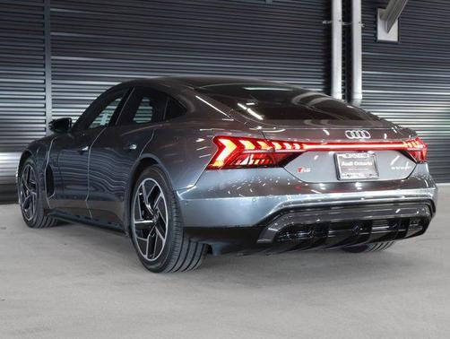 2022 Audi RS e-tron GT quattro