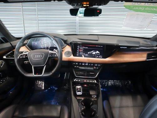 2022 Audi RS e-tron GT quattro