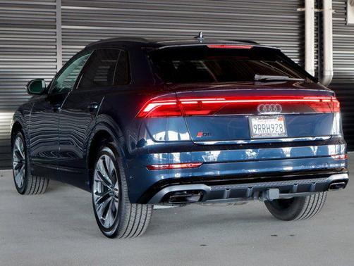 Waitomo Blue Metallic 2025 Audi Q8 55 Premium Plus