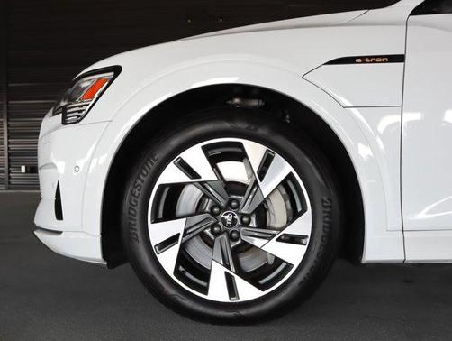 2021 Audi e-tron Premium