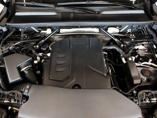 2025 Audi Q5 Premium
