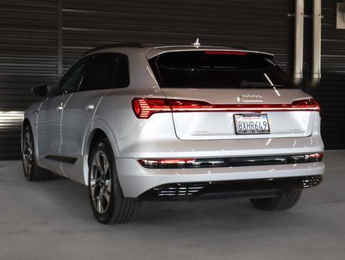 2021 Audi e-tron Premium