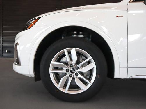 2023 Audi Q5 45 S line Premium