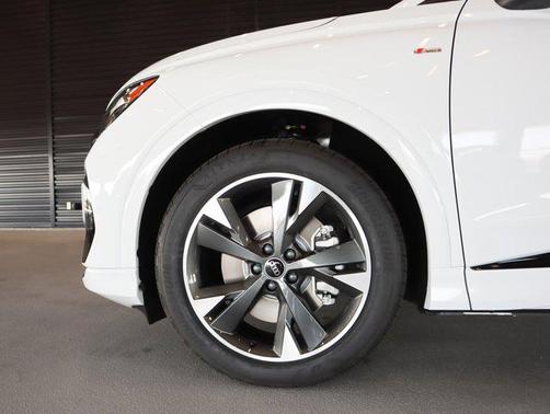 2025 Audi Q4 e-tron Premium Plus 55 quattro