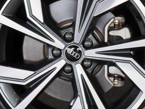 2024 Audi Q4 e-tron Premium Plus 50 quattro