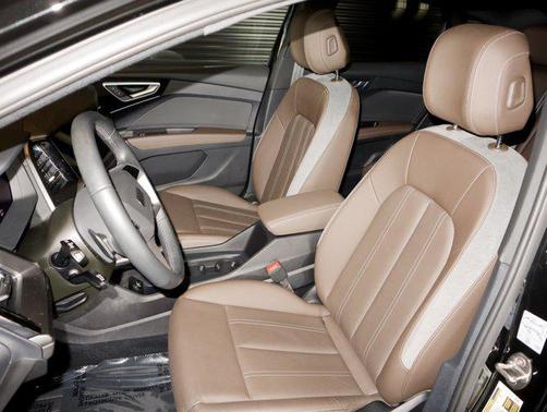 2024 Audi Q4 e-tron Premium Plus 50 quattro