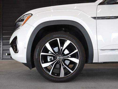 2025 Volkswagen Atlas Cross Sport 2.0T SEL Premium