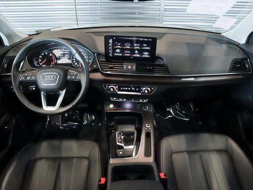 2022 Audi Q5 45 S line Premium