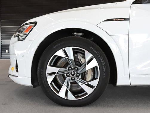 2021 Audi e-tron Premium