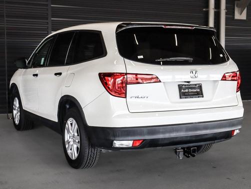 White Diamond Pearl 2017 Honda Pilot LX