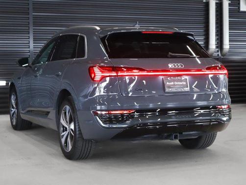 2024 Audi Q8 e-tron Prestige