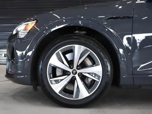 2024 Audi Q8 e-tron Prestige