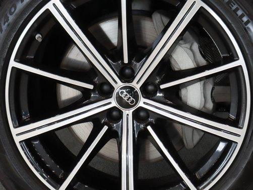 2025 Audi Q7 45 Premium Plus